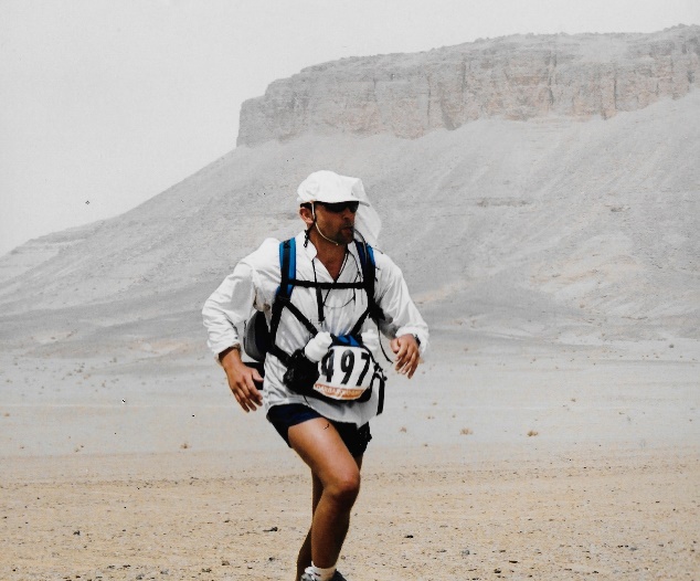 Andy running during the Marathon des Sables